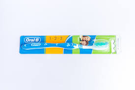 ORAL B 1.2.3 40 MEDIUM TOOTHBRUSH