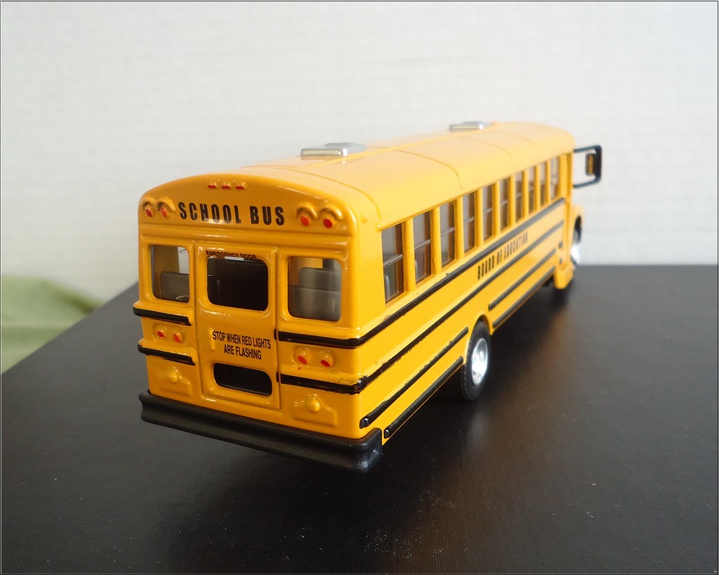 SCHOOL BUS TOY